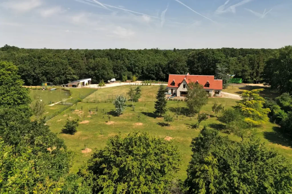 Vue du parc et du domaine de Villa Lupantia en Touraine